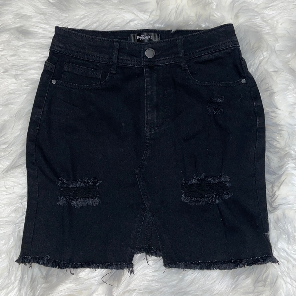 5 for $25🎈 black label c'est toi black distressed skirt